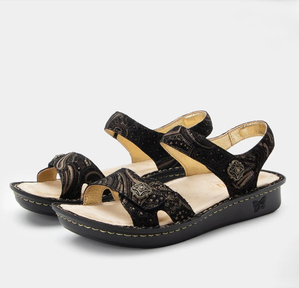 Vienna | Swirling Bronze