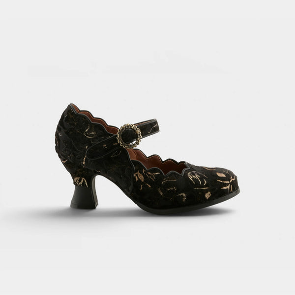 Adodora | Black Velvet
