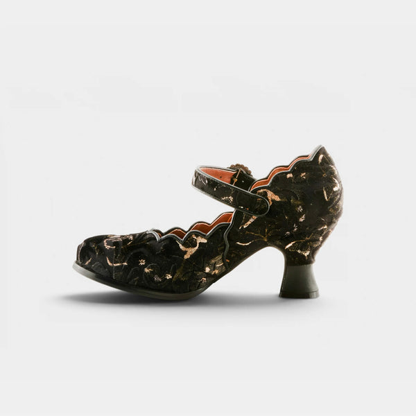 Adodora | Black Velvet